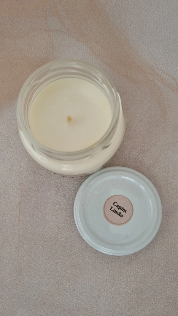 Vela Aromática Artesanal Tampa Metálica 80 gramas- Capim Limão
